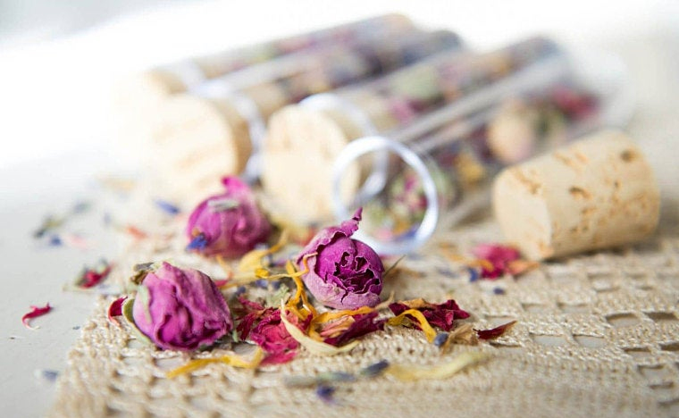 Fioles de fleurs by @akseluna