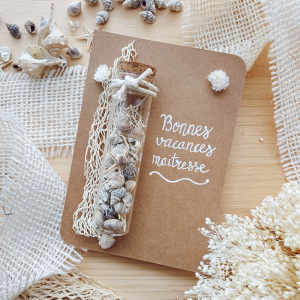 fiole de coquillages "bonnes vacances" maitresse, nounou, atsem